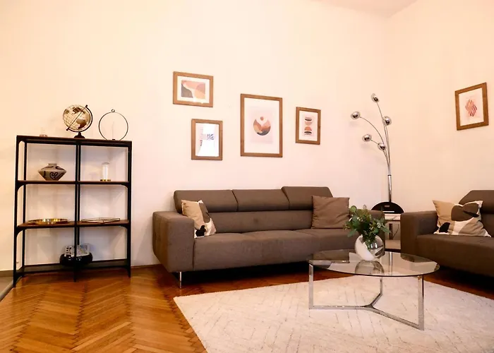 Contemporary City Apartment Vaci Utca